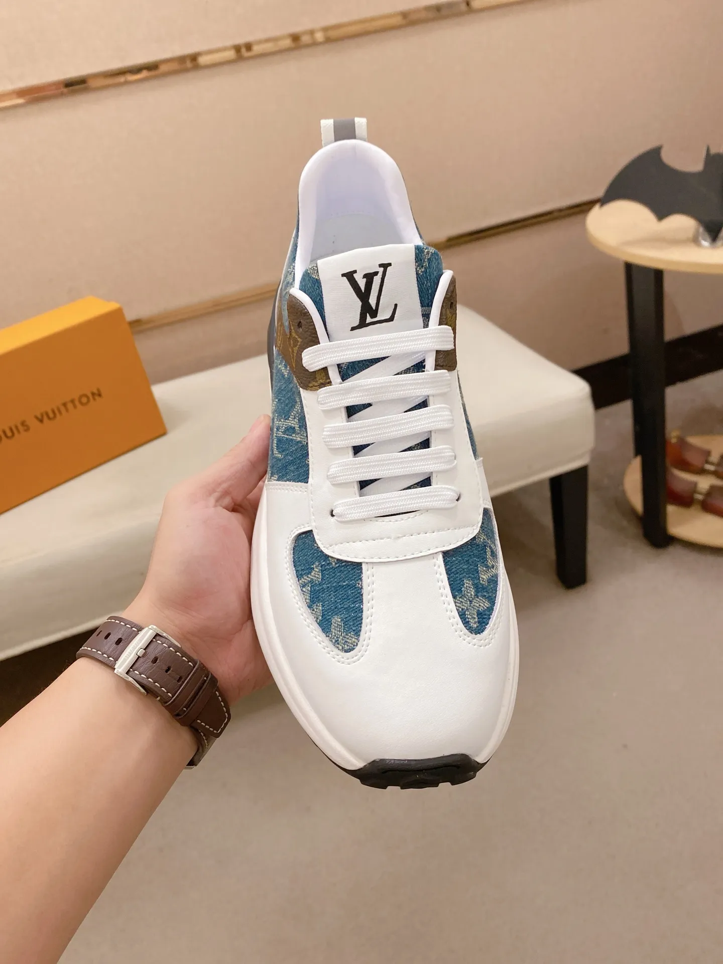 Men's shoes💰:442💰🇮🇹🇮🇹LV Louis Vuitton. The latest fashionable casual shoes are popular in physical stores. New spring and summer comfortable imported custom original cowhide, unique jacquard fabric element design. With sheepskin lining, Lv original bottom, [sun][sun] high-end packaging and high quality💪Details determine the quality, you can enter and exit the counter at will, welcome to compare🇮🇹Size 38-44